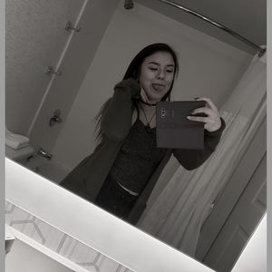 Meet your Posher, Justine